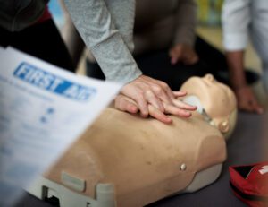 Blended vs Online BLS/ACLS: Which Training Format Is Right for You?